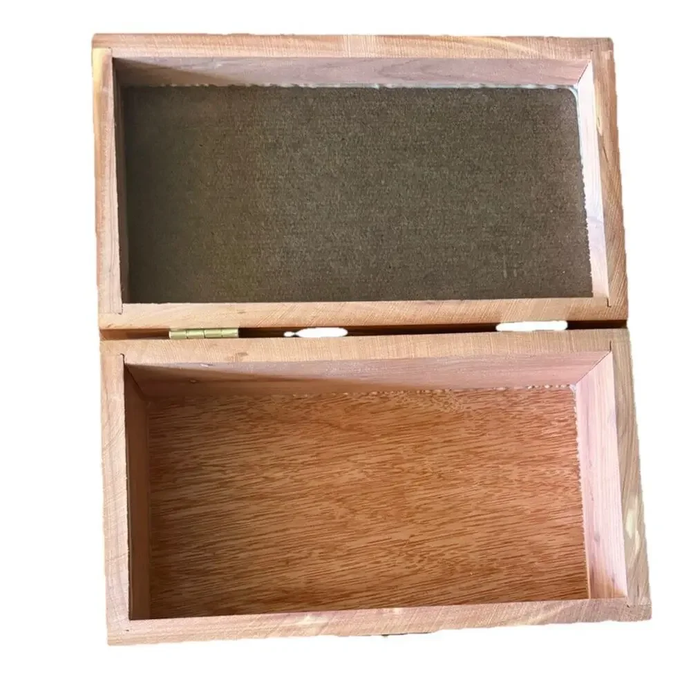 Timber Wolf Cedar Keepsake Box Jewelry Memory Chest Brass Latch Gift